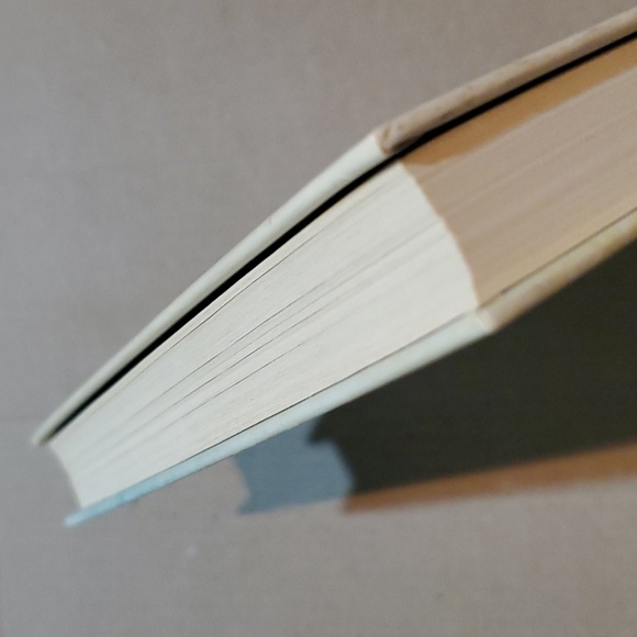 2/$8 The Life-changing Magic of Tidying Up Marie Kondo hardcover book 📚 - Picture 5 of 10